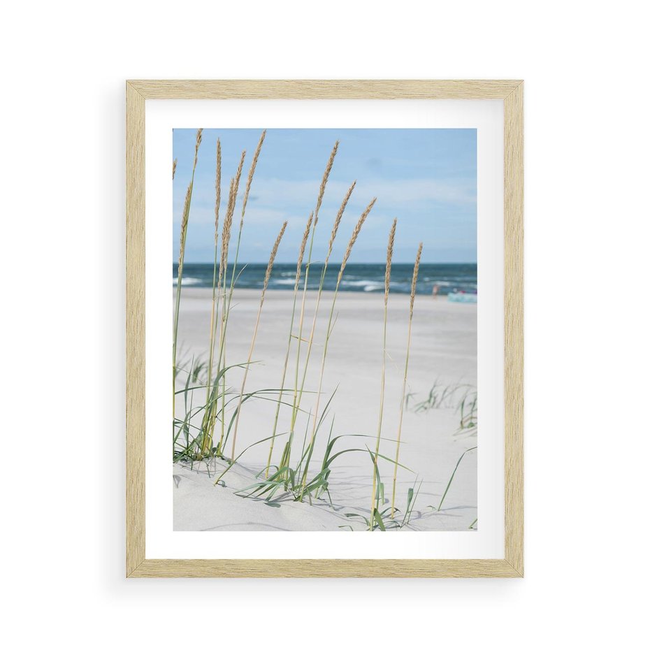 Plakat w ramie 40x50 - Przytulna Śródziemnomorska Trawa - plaża, trawy - rama drewno