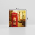 Obraz na płótnie 30x30 - Ikoniczna budka telefoniczna w Londynie - sepia, budka