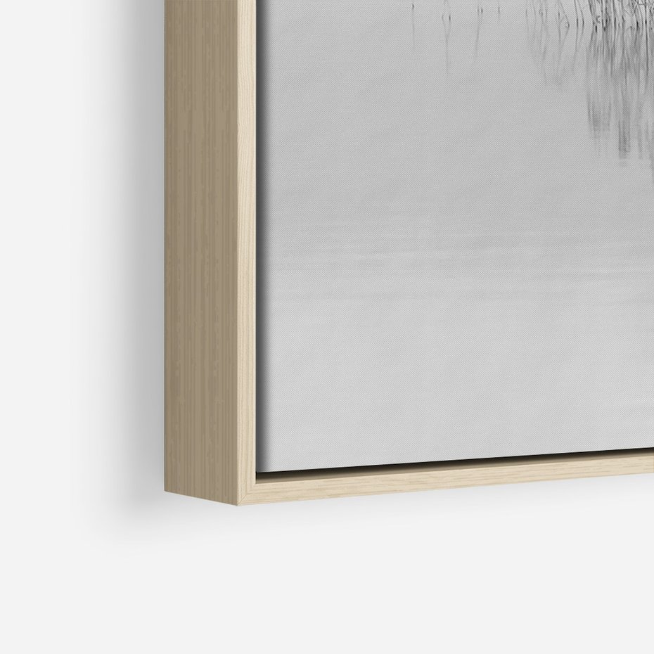 Obraz w ramie 80x120 - Mglisty Brzeg Jeziora - czarno białe zdjęcie, zamglone jezioro - rama drewno