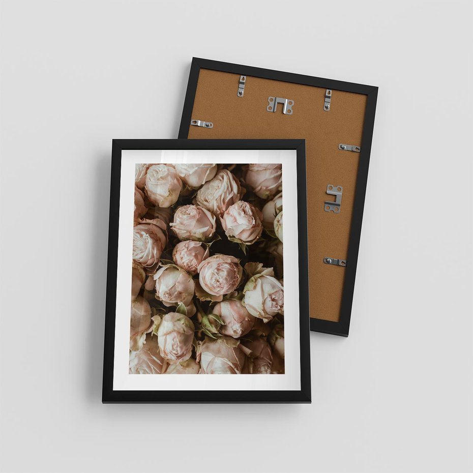 Plakat w ramie 30x40 - Róże i Różowe Kwiaty w Kompozycji - róże, różowe kwiaty - rama czarna