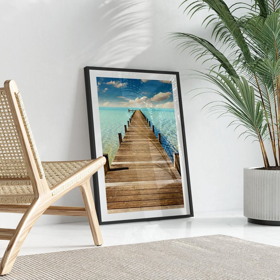 Plakat w ramie 30x40 - Pomost nad morską przestrzenią - pomost, morze - rama czarna