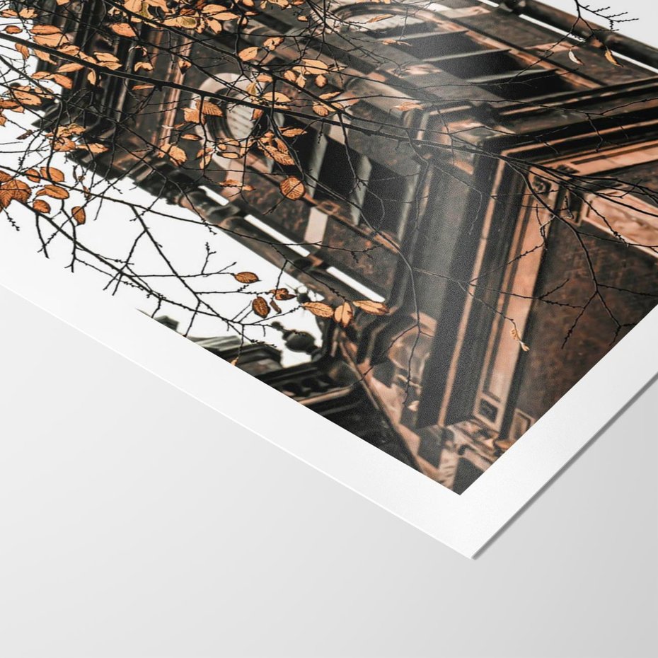 Plakat bez ramy 21x30 - Jesienna Wieża w Liściach - architektura, wieża