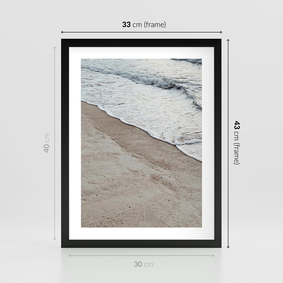 Plakat w ramie 30x40 - Brzeg Morza: Malownicza Plaża i Fale - morze, plaża - rama czarna