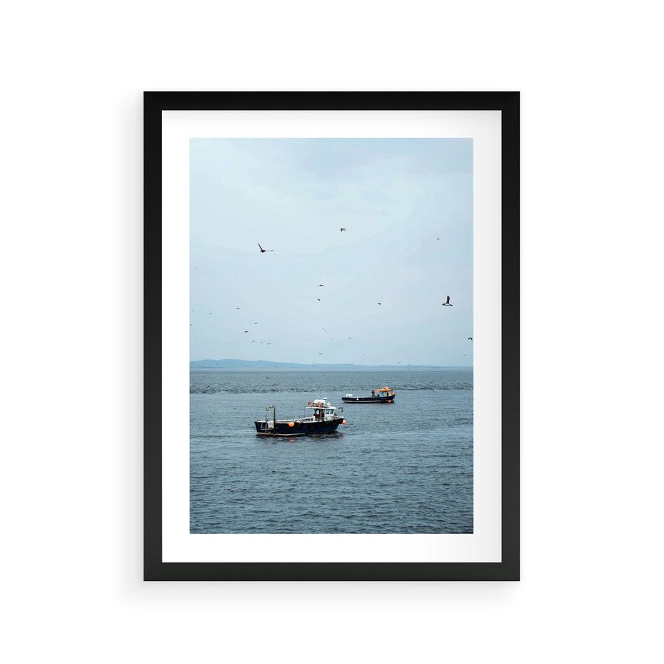 Plakat w ramie 30x40 - Rybacki Urok - morze, kutry rybackie - rama czarna