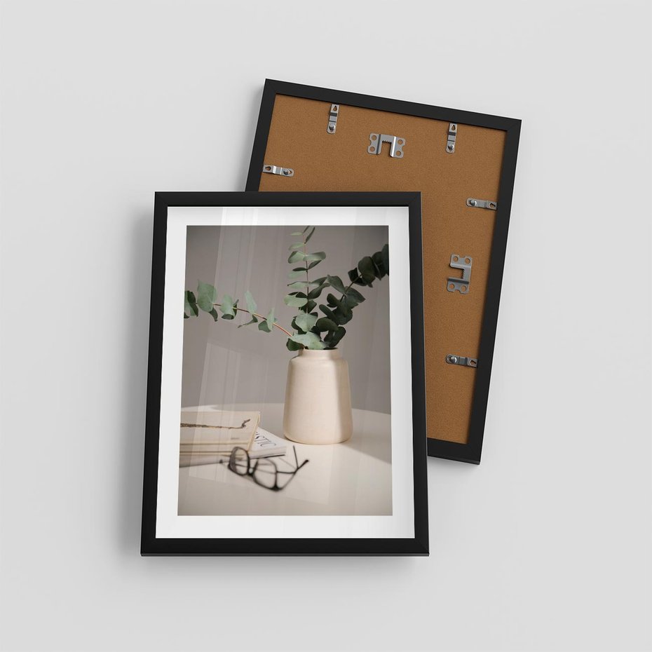 Plakat w ramie 30x40 - Eukaliptusowe liście w okularach - liście, eukaliptus - rama czarna