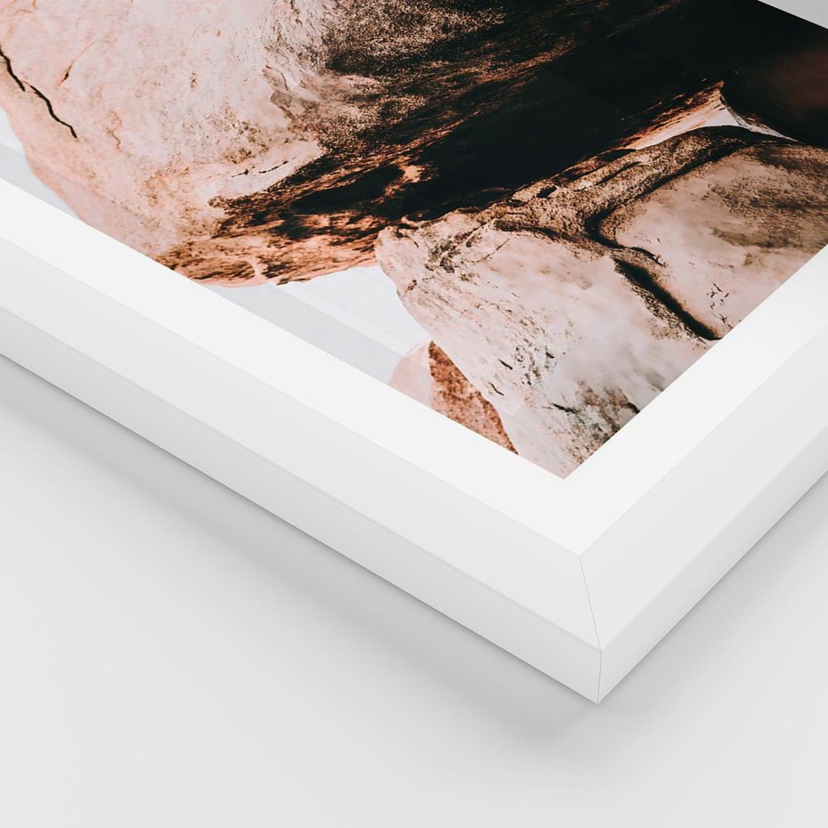 Plakat w ramie 40x50 - Tekstura Brązu - skały, głazy - rama biała