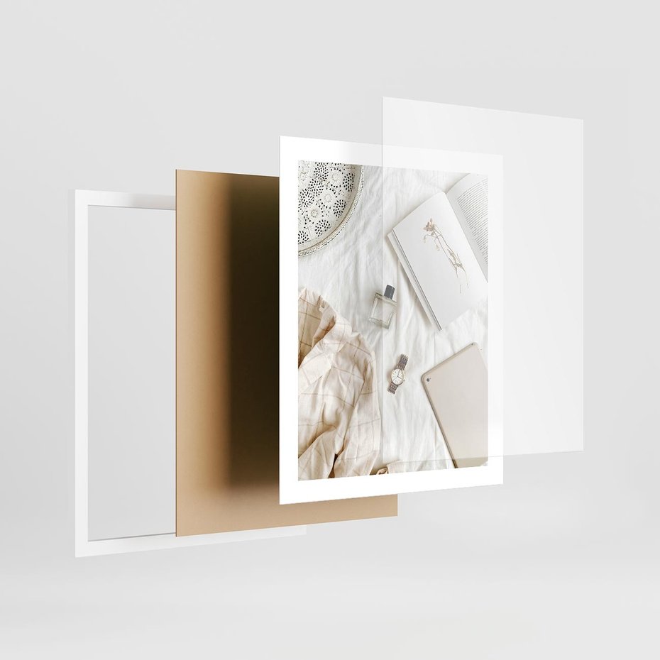 Plakat w ramie 40x50 - Perfumy, Książka i Moda - kobieca kompozycja, perfumy - rama biała