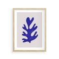Plakat w ramie 30x40 - Przenikająca Struktura - boho plakat, niebieski liść w intensywnym kolorze - rama drewno