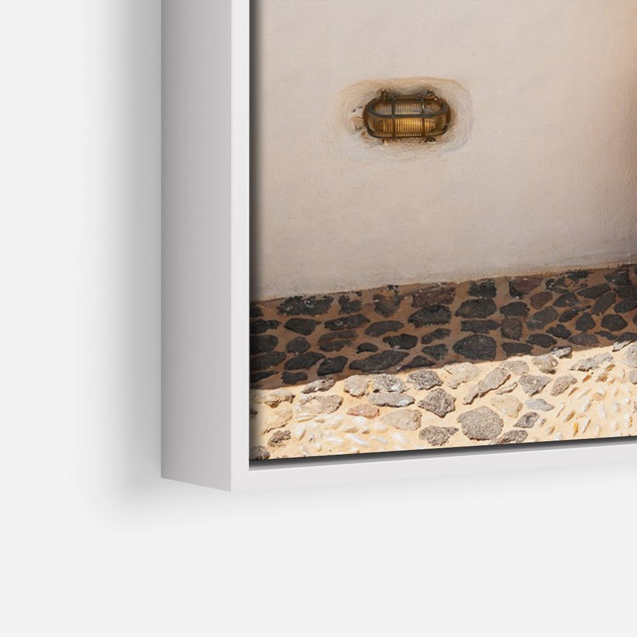 Obraz w ramie 80x120 - Santorini - oaza greckiej wyspy - Santorini, grecka - rama biała