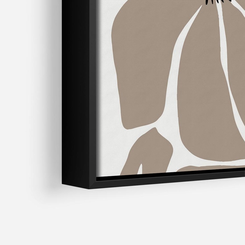 Obraz w ramie 50x50 - Złudne Zmysły - abstrakcyjny kwiat, beże i brązy - rama czarna