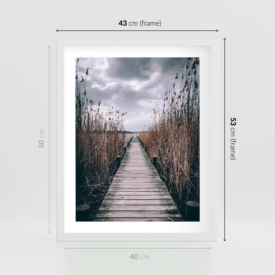 Plakat w ramie 40x50 - Mglisty krajobraz - pomost, morze - rama biała