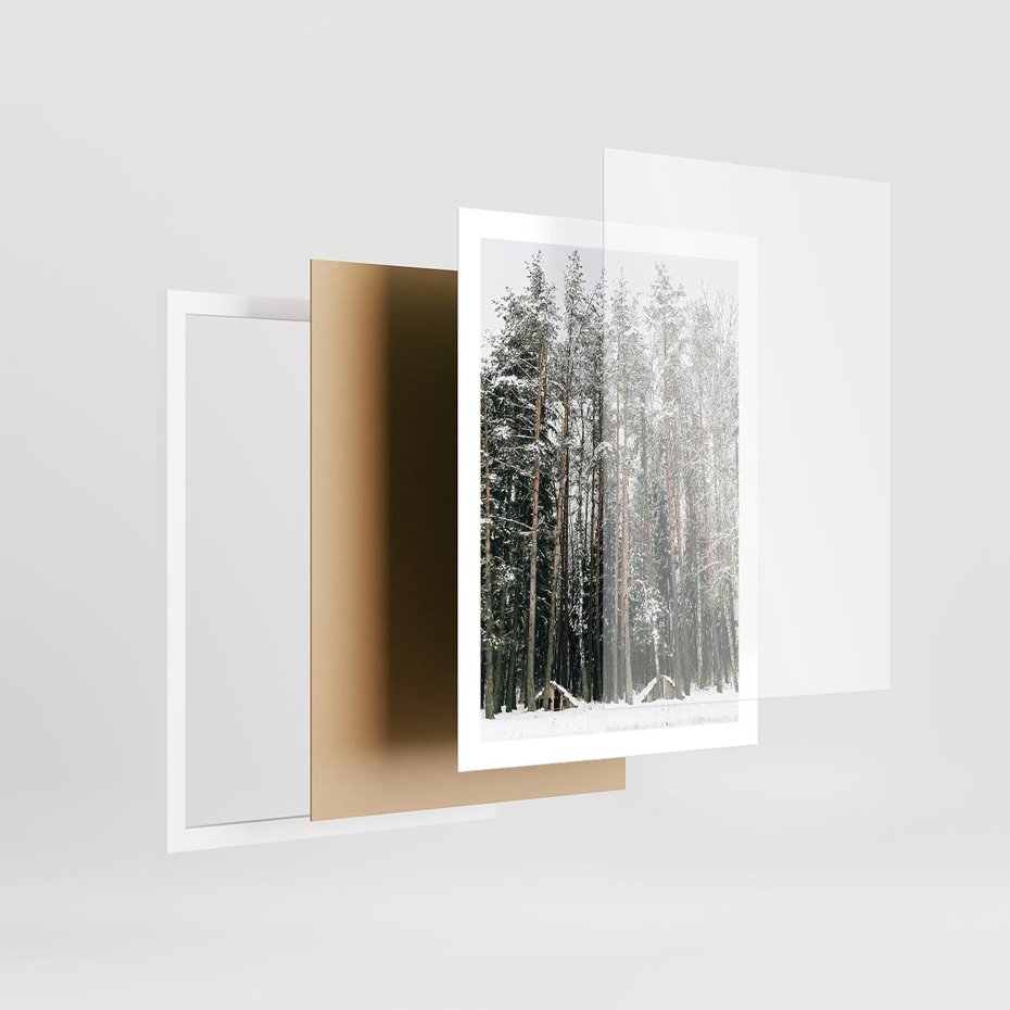 Plakat w ramie 50x70 - Sypiący Śnieg - las w zimie, drzewa pod śniegiem - rama biała