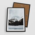 Plakat w ramie 50x70 - W Cieniu Śnieżnych Szczytów - górski krajobraz, zima - rama czarna