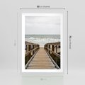 Plakat w ramie 50x70 - Morze i drewniany pomost - morze, pomost - rama biała