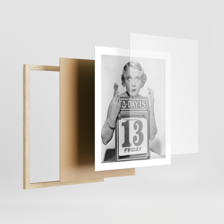 Plakat w ramie 40x50 - Czy to Pech - retro zdjęcie, czarno białe - rama drewno