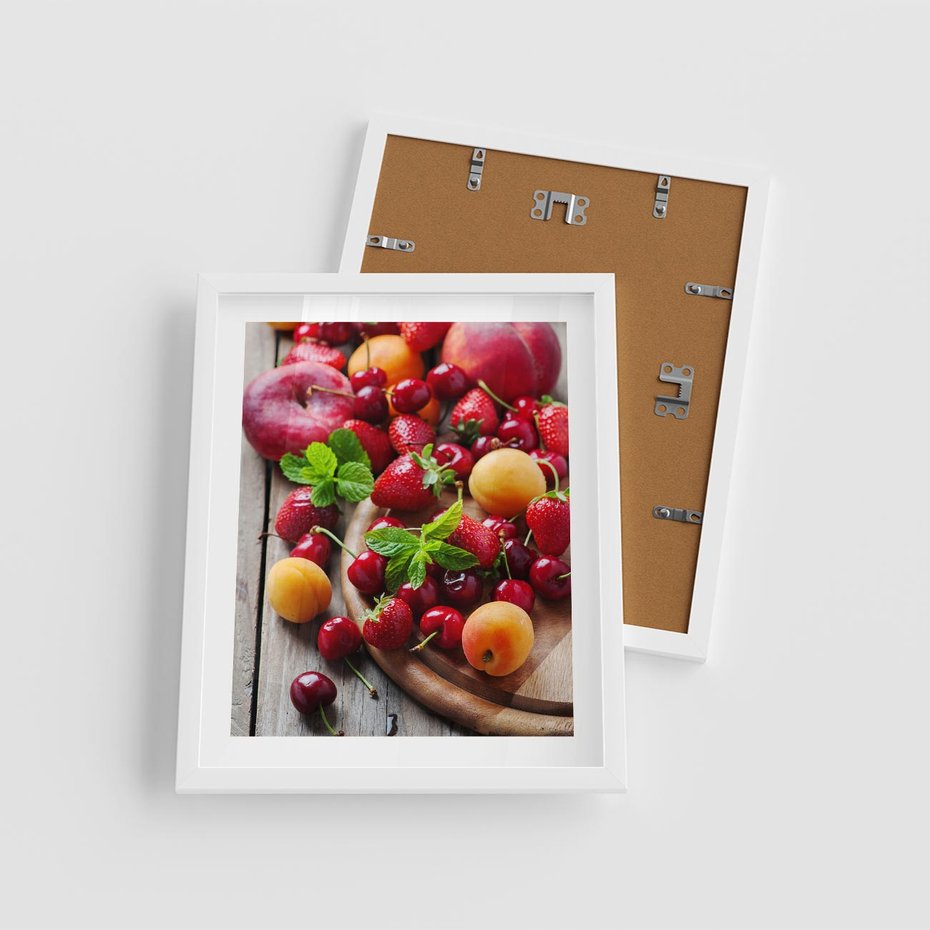 Plakat w ramie 40x50 - Owoce w restauracji artystycznie - owoce, restauracja - rama biała