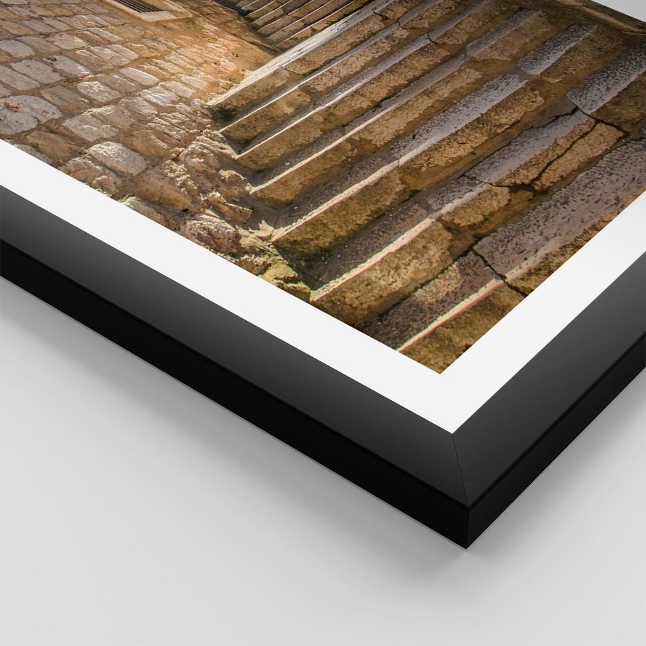 Plakat w ramie 30x40 - Uliczka: perspektywa miejskiego krajobrazu - uliczka, perspektywa - rama czarna
