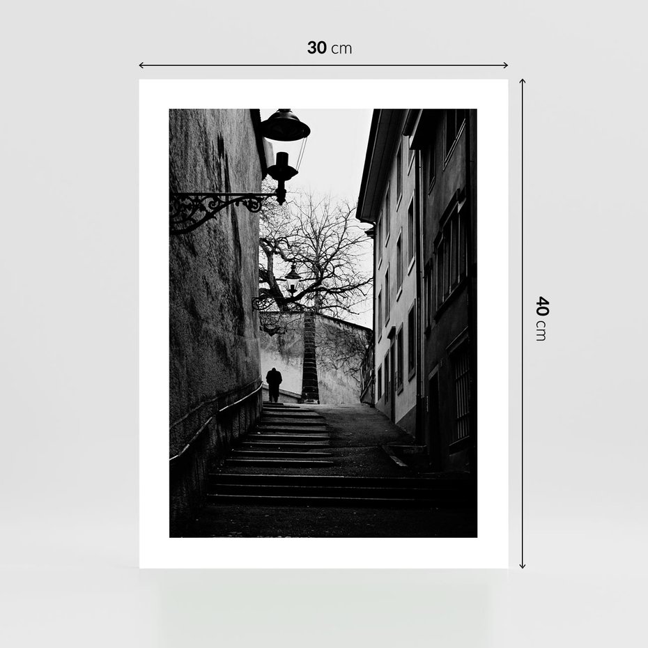 Plakat bez ramy 30x40 - Ukryta Uliczka - czarno białe zdjęcie, schody