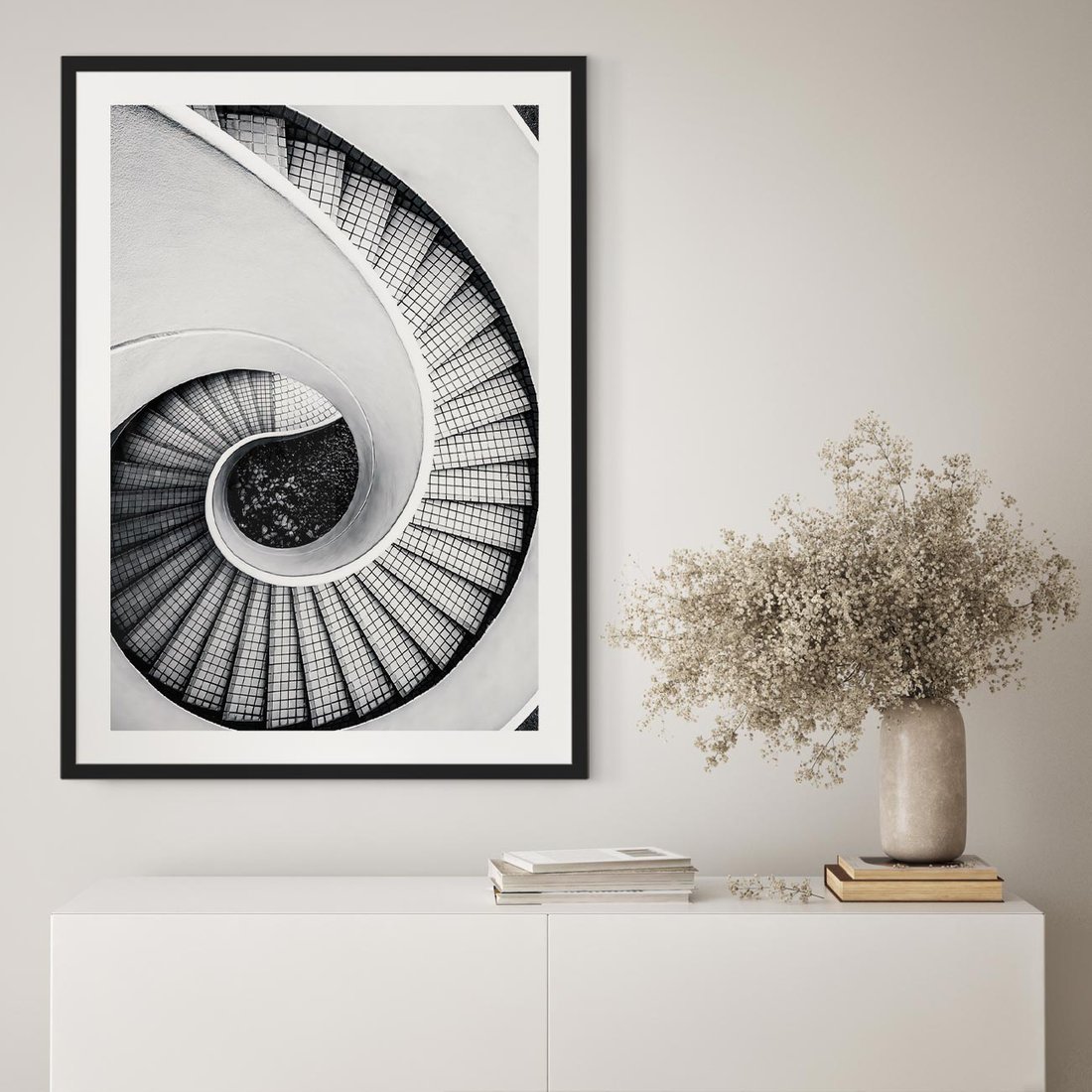 Plakat w ramie 50x70 - Nowoczesne Schody: Kręcone Piękno - nowoczesna architektura, kręcone schody - rama czarna