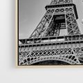 Obraz w ramie 50x50 - Zabawa w Paryżu - czarno białe zdjecie, wieża eiffla - rama drewno