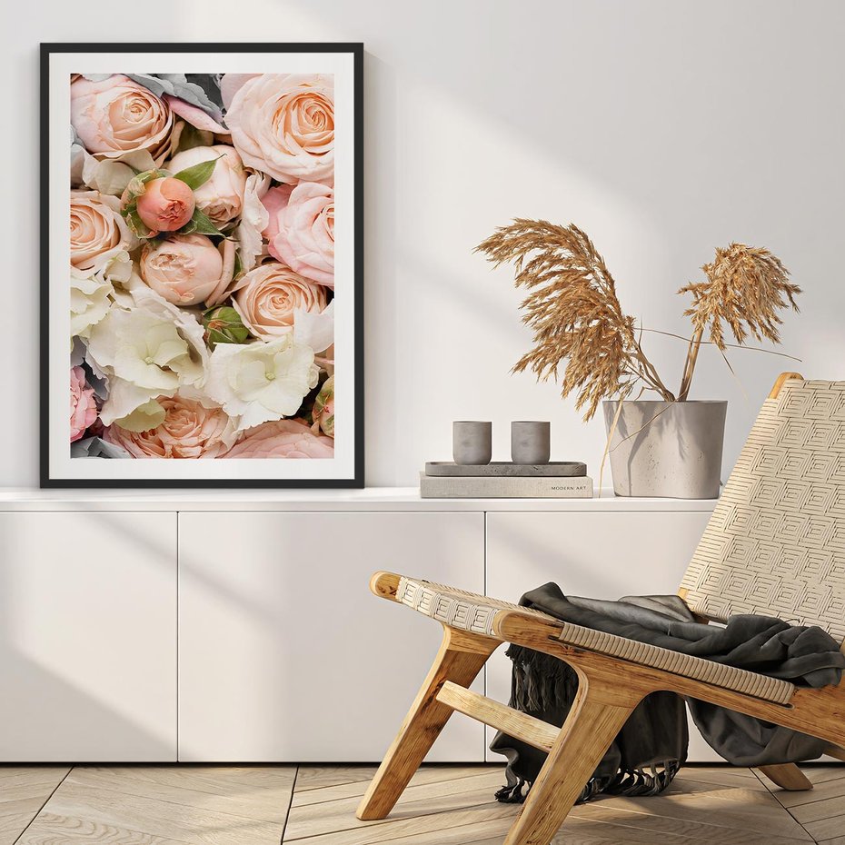 Plakat w ramie 30x40 - Kwiatowy Rarytas: Róże w Herbacianym Zbliżeniu - kwiaty, herbaciane - rama czarna