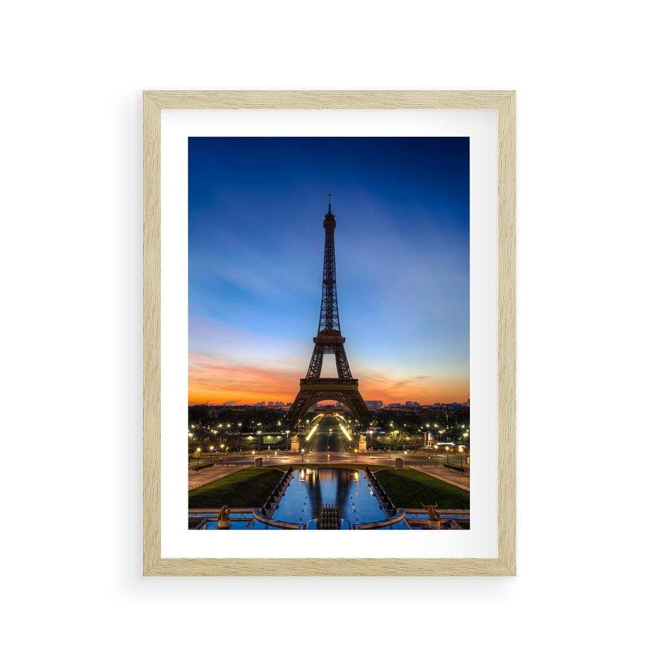 Plakat w ramie 30x40 - Wieża Eiffla w Innej Odsłonie - wieża, Eiffla - rama drewno
