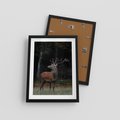 Plakat w ramie 30x40 - Spotkanie z naturą - jeleń, las - rama czarna