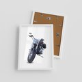 Plakat w ramie 30x40 - Motocykl w ruchu - motor, bike - rama biała