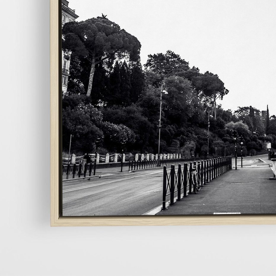 Obraz w ramie 80x80 - Echa Historii - czarno biała fotografia, koloseum - rama drewno