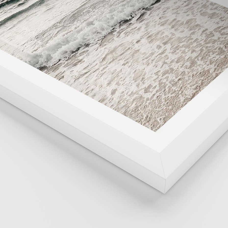 Plakat w ramie 30x40 - Szarość Morza - morze, fale - rama biała