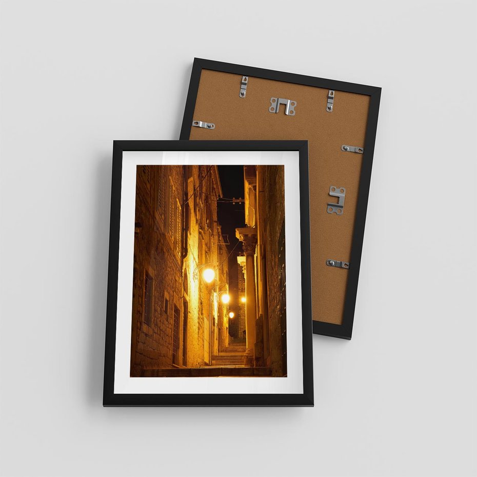 Plakat w ramie 30x40 - Miasto Pod Gwieździstym Niebem - uliczka, perspektywa - rama czarna