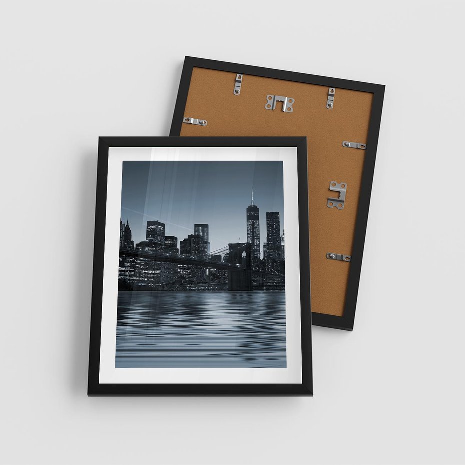 Plakat w ramie 40x50 - Nocne pejzaże miasta - miasto, nocą - rama czarna