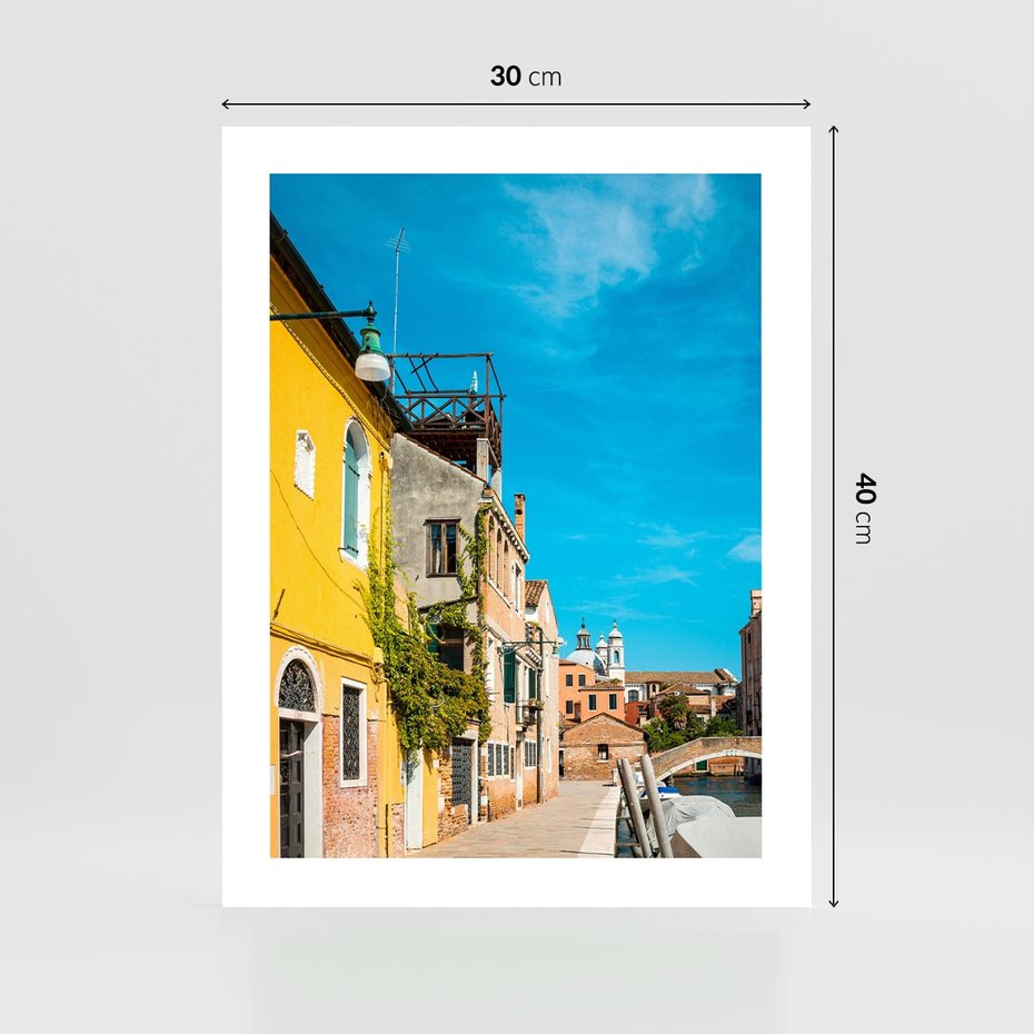 Plakat bez ramy 30x40 - Przechadzka w Sercu Miasta - uliczka, perspektywa