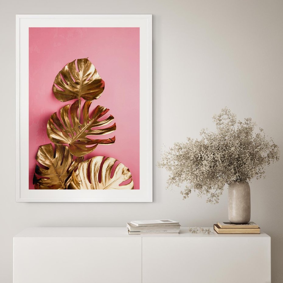 Plakat bez ramy 21x30 - Złote Liście Monstery: Delikatność na Różowym Tle - złote liście monstery, różowe tło