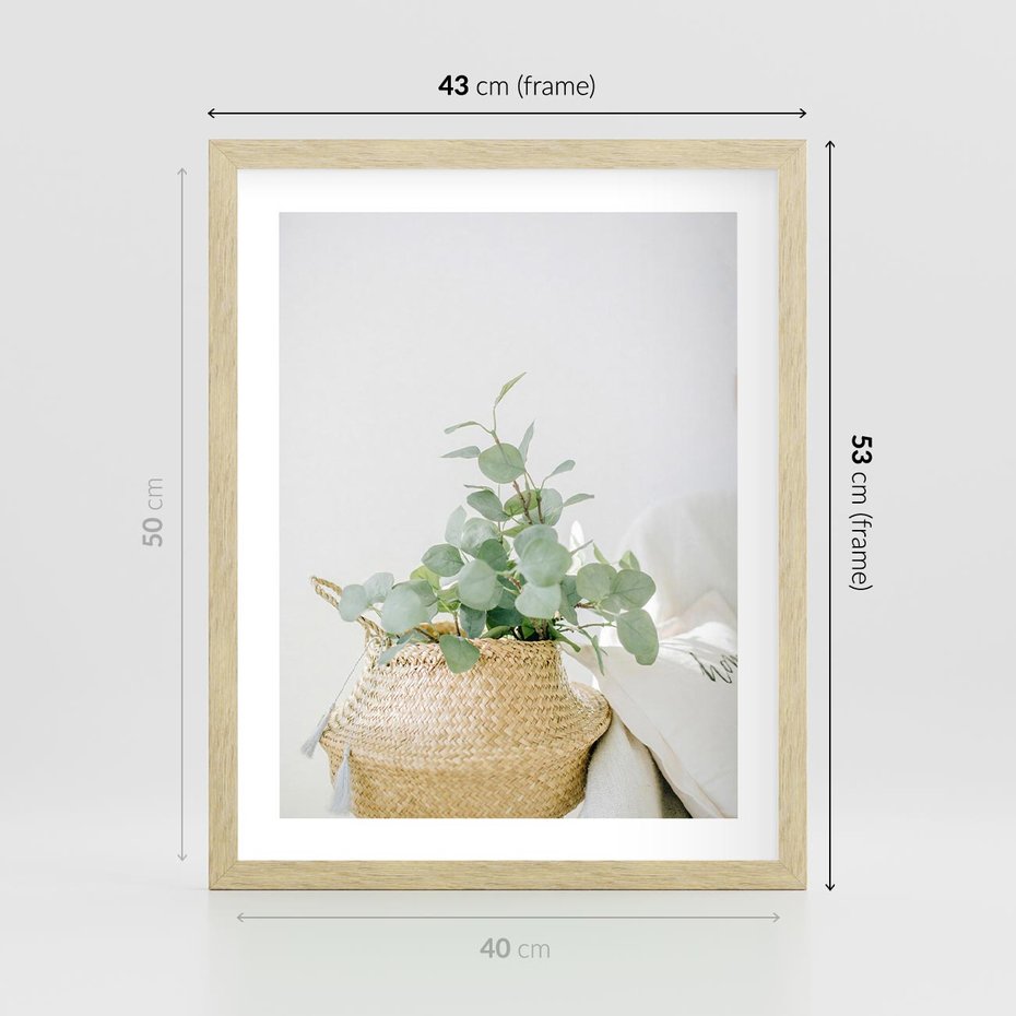 Plakat w ramie 40x50 - Eukaliptusowa Świeżość - eukaliptus, liście w koszu z wikliny - rama drewno