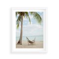 Plakat w ramie 40x50 - Relaks na plaży - palma, hamak - rama biała