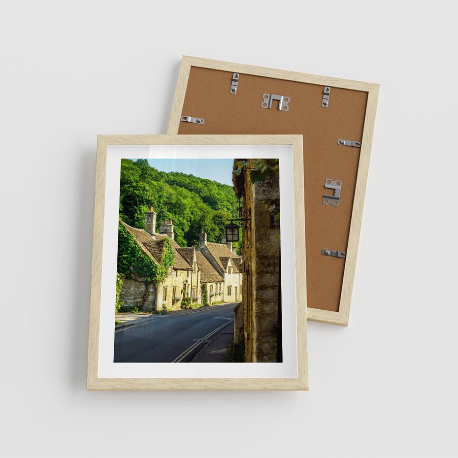 Plakat w ramie 40x50 - Odkryj tajemnice miasta - uliczka, perspektywa - rama drewno