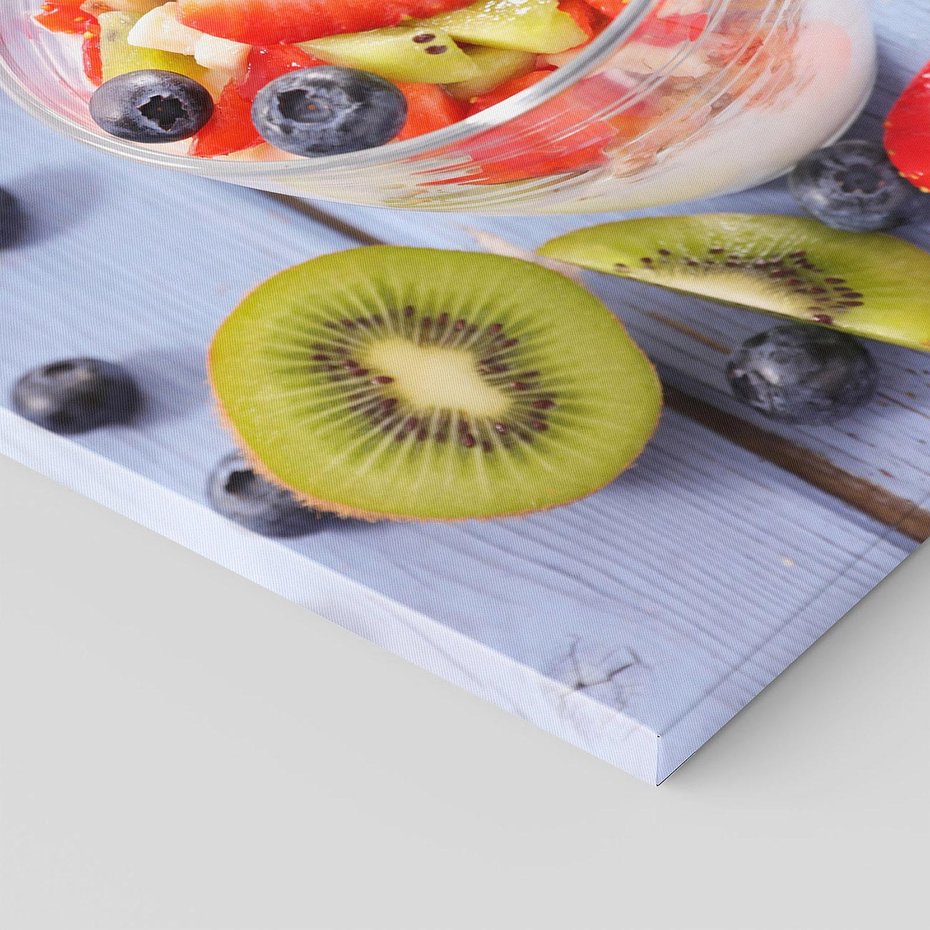 Obraz na płótnie 80x120 - Świeżość i Zdrowie - sałatka, owoce