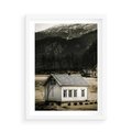 Plakat w ramie 50x70 - Ciepło i Urok Górskiego Domku - domek w górach, sepia - rama biała