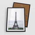 Plakat w ramie 50x70 - Eiffla w mglistym świetle - Eiffla, Paryż - rama czarna