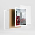 Plakat w ramie 40x50 - Uliczka z charakterystyczną budką w Londynie - Londyn, budka - rama biała