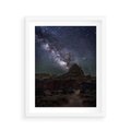 Plakat w ramie 40x50 - Gwiaździsta Noc na Pustyni - noc na pustyni, gwiździste niebo - rama biała