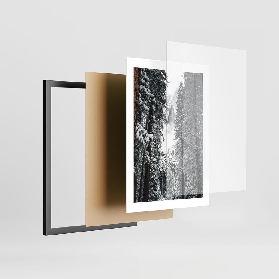 Plakat w ramie 30x40 - Cicha Magia Zimowego Lasu - zimowy las, ośnieżone drzewa - rama czarna
