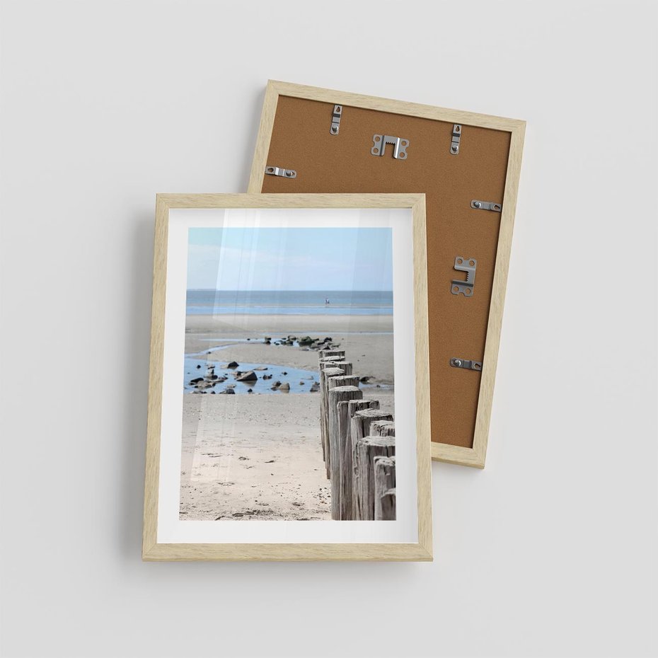 Plakat w ramie 30x40 - Fale na falochronie nad morzem - morze, falochron - rama drewno