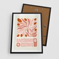 Plakat w ramie 50x70 - Migotliwa Euforia - kompozycja w łososiowym kolorze, kwiaty - rama czarna