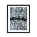 Plakat w ramie 40x50 - Zimowy Krajobraz z Góry - zdjęcie z góry, zaśnieżony las i zamarznięty strumyk - rama czarna