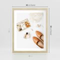 Plakat w ramie 40x50 - Elegancja w Szafie - modowa fotografia, buty - rama drewno