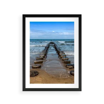 Plakat w ramie 50x70 - Falochron na brzegu morza - falochron, morze - rama czarna
