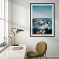 Plakat bez ramy 21x30 - Dramatyczna Sceneria: Fale i Skały nad Morzem - morze, fale
