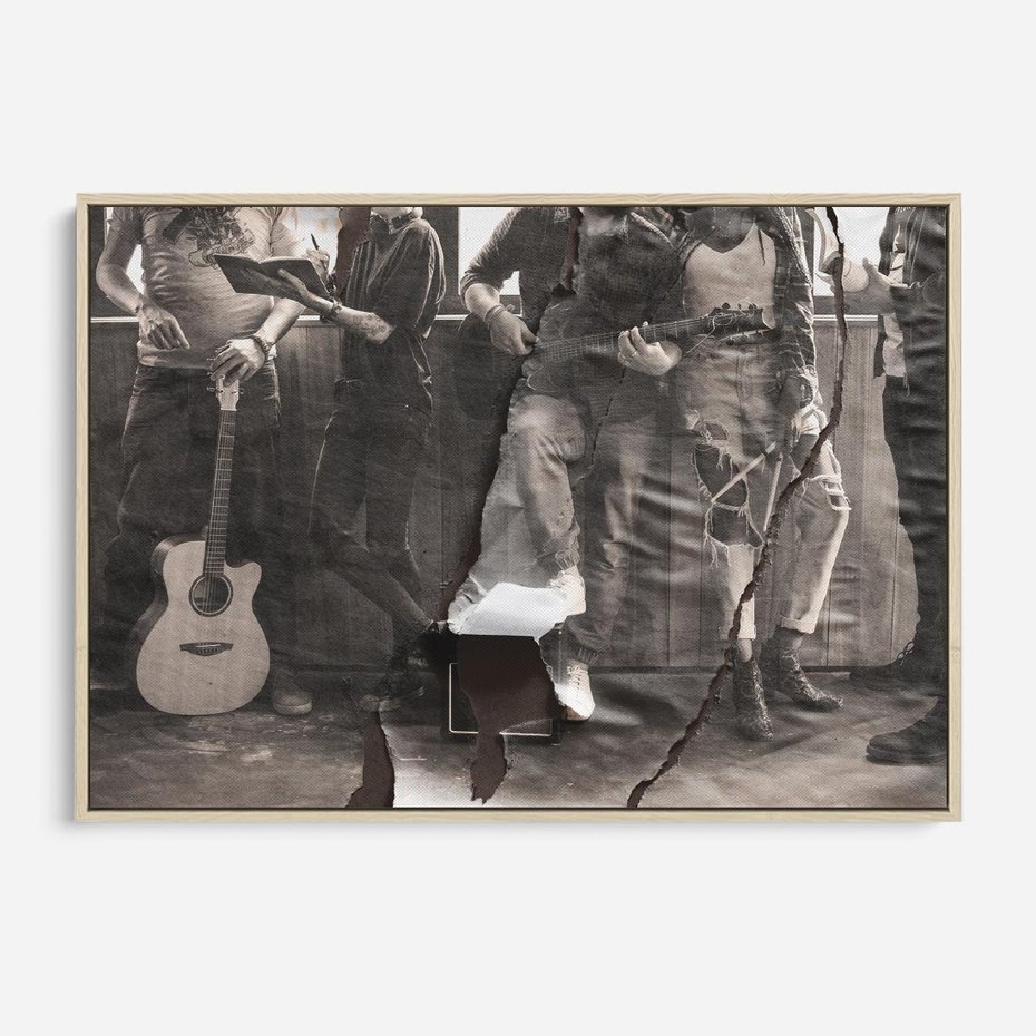 Obraz w ramie 100x70 - Dźwięki Minionej Ery - postarzona fotografia retro, podarta fotografia - rama drewno